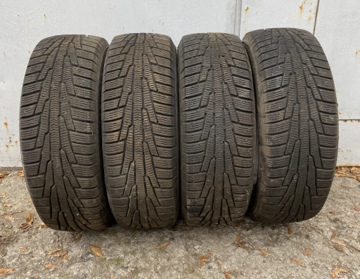 Комплект Зимних шин почти новые 185/65 R14 Nokian