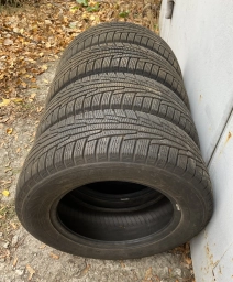 Комплект Зимних шин почти новые 185/65 R14 Nokian