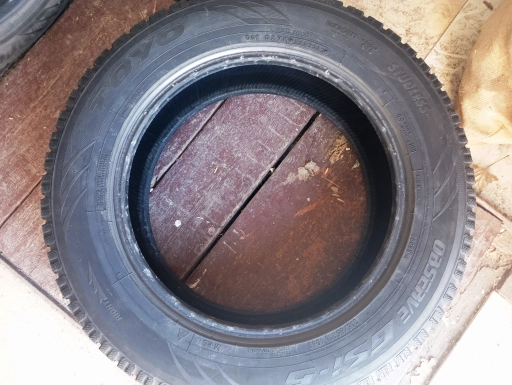 Шины Toyo 235/65R18 б.у. зима комплект