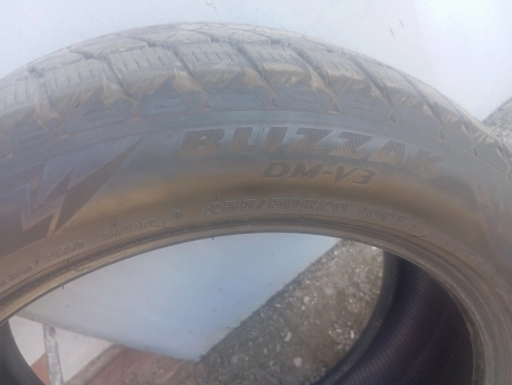 Шины Bridgestone Blizzak DM-V3 255/50 R20 зима б.у