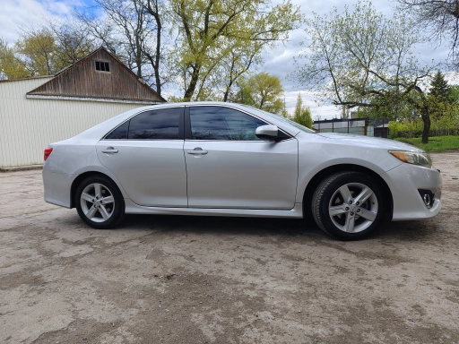 Продам TOYOTA CAMRY 50 USA